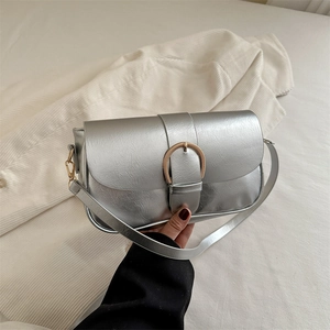 Sac À Épaule Sous L'aisselle Rétro Pour Femmes Cuir PU Brillant Minimaliste Sac Baguette Avec Boucle Fer À Cheval Dorée