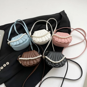 Elegant Women Mini Shell Shape Crossbody Bag Faux Pearl Chain Synthetic Leather Handbag Fashion Evening Party Small Shoulder Purse