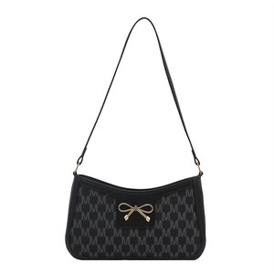 Elegante borsa sottobraccio nera con tessuto motivo M e fiocco in metallo dorato