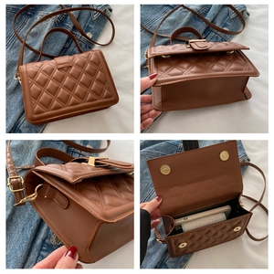 Detailansichten der braunen Stepptasche mit Textur, Boden und Innenraumkapazität