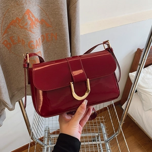 Vintage Glossy Patent PU Leather Shoulder Bag For Women Horseshoe Buckle Minimalist Underarm Bag Solid Color Crossbody Handbag