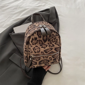 Mode Leopard Print Mini Rucksack Wildlederimitat Kleine Reisetasche Mit Vorderer Reißverschlusstasche Für Damen Lässig