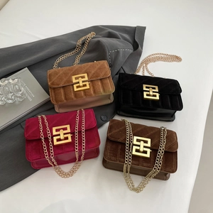Sac Bandoulière En Velours Pour Femme Petit Sac Carré Matelassé Avec Chaîne Dorée Et Boucle Géométrique Rétro