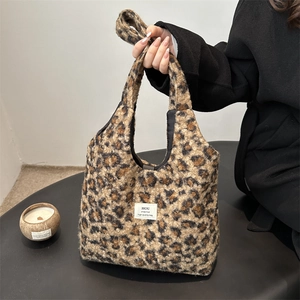 Leopardenmuster Kunstpelz Shopper Tasche Plüsch Große Kapazität Schultertasche Mit Magnetverschluss Herbst Winter Lässig Damen