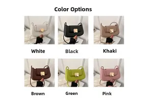 Vue détaillée montrant six couleurs élégantes de sacs portés épaule baguette minimalistes
