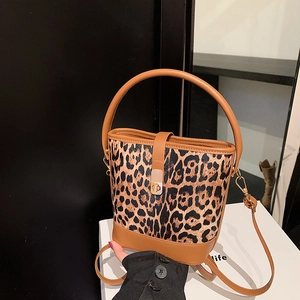 Vintage Leopard Print PU Leather Bucket Bag For Women Fashion Shoulder Crossbody Handbag With Plush Ball Pendant Large Capacity