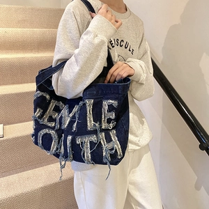 Borsa tote in denim retrò con scritte Gentle Youth e bordi sfrangiati per il tempo libero