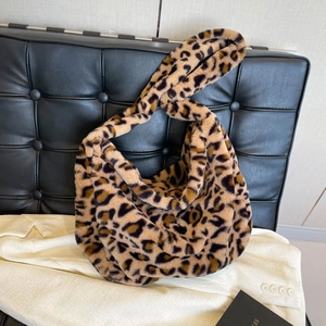 Sac à Épaule sous le Bras en Peluche Imprimé Léopard pour Femmes Sac Tote de Grande Capacité en Fausse Fourrure Casual Hiver