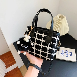 Sac Bandoulière Femme En Tweed À Carreaux Sac À Main Mode Avec Pendentif Monstre En Peluche Petit Cabas Vintage
