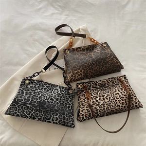 Dames Mode Luipaardprint PU Lederen Schoudertas Retro Envelop Crossbody Tas Met Harsketting Casual Onderarm Messenger Tas Voor Dagelijks Gebruik