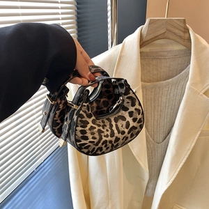 Women Leopard Print Hobo Bag Crescent Underarm Handbag Retro Trendy PU Leather Gold Hardware Zipper Small Accessory