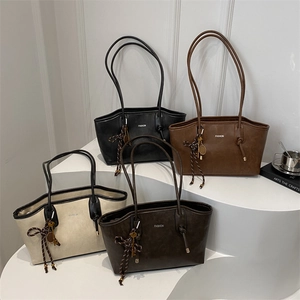 Women Large Capacity Tote Bag PU Leather Fashion Letter Print Retro Shoulder Bag With Tennis Racket Key Pendant Commuter