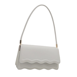 Petit sac à épaule blanc pour femme avec rabat festonné et détails en métal doré