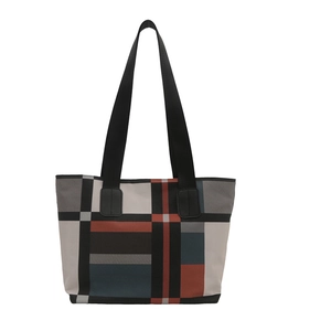 Grand sac fourre-tout au design géométrique bicolore avec bandoulière large noire