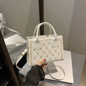 Heart Embroidery Quilted PU Leather Crossbody Handbag Top Handle Vintage Fashion Square Bag Women Accessory