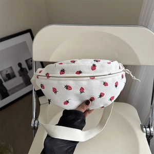 Marsupio In Velluto A Coste Stampa Fragola Donne Borsa Da Petto Tracolla Cinghia Regolabile Stile Coreano Casual Carino