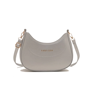 Sac seau gris en cuir en forme de croissant avec logo doré et bandoulière réglable