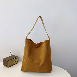 Borsa tote vintage in pelle scamosciata marrone da donna con grande capacità e tracolla