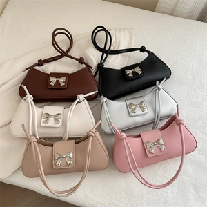 Nuova Borsa Sottoascellare da Donna alla Moda in Pelle PU Tinta Unita Piccola Borsa Quadrata con Fiocco in Metallo Quotidiana a Tracolla