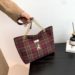 Women Vintage Plaid Woolen Tote Bag Large Capacity Shoulder Handbag With Golden Chain Strap And Deer Pendant British Style