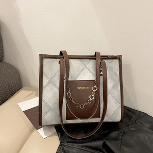 Grand sac cabas à carreaux gris avec poignées marron et chaîne dorée pour femme