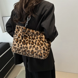 Stylish leopard print plush tote bag with metal chain strap for winter fashion