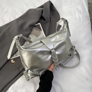 Sac À Épaule Femme À La Mode Cuir PU Brillant Boucles En Métal Argenté Style Y2K Punk Bandoulière Réglable Sac Sous Le Bras