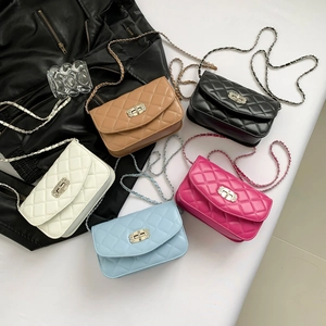 Women Mini Quilted Crossbody Bag Elegant PU Diamond Lattice Chain Shoulder Bag Luxury Rhinestone Lock Small Square Purse