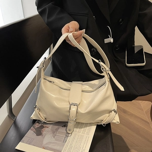 Sac à Épaule Sous le Bras en Simili-cuir Mode Femme Sac Bandoulière Carré Tendance Avec Boucles Métalliques Couleur Unie Quotidien