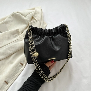 Sac À Épaule Plissé Nuage Pour Femmes En Cuir PU Texture Lychee Bandoulière Chaîne Dorée Avec Charme Boule Métallique