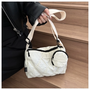 Borsa A Tracolla Trapuntata Grande Capacità Nylon Puffer Borsa A Spalla Con Borsellino Rotondo Stile Streetwear Per Donne