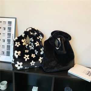 Women Plush Tote Bag Faux Fur Large Capacity Shoulder Handbag Floral Pattern Soft Warm Winter Fashion