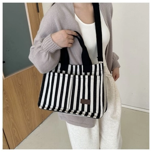 Sac fourre-tout en toile à rayures avec bandoulière réglable et poches externes