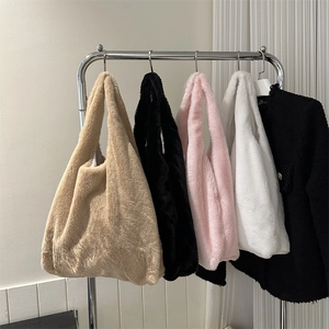 Damen Plüsch-Tragetaschen in vier Farben für Herbst/Winter, große Schultertaschen