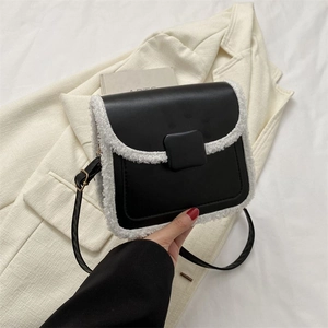 Women Crossbody Bag PU Leather Faux Fur Trim Chic Small Square Flap Shoulder Bag For Daily Winter Fashion Minimalist