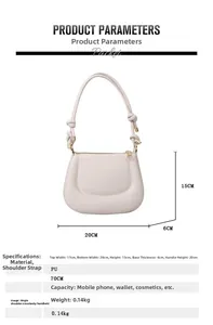 Détail du sac demi-lune blanc avec bandoulière à nœud et fermeture à glissière