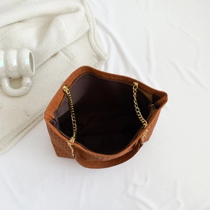 Brown woven texture tote bag with large capacity and elegant gold chain shoulder strap