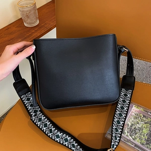 Women Crossbody Bag PU Leather Wide Woven Jacquard Strap Geometric Pattern Vintage Square Shoulder Bag Fashion Casual