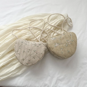 Heart Shaped Straw Crossbody Bag Women Braided Floral Embroidery Summer Beach Vacation Rural Style Zipper