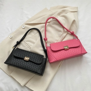 Women Quilted PU Leather Shoulder Bag Underarm Baguette Bag Knotted Strap Gold Buckle Retro Fashion Daily Use