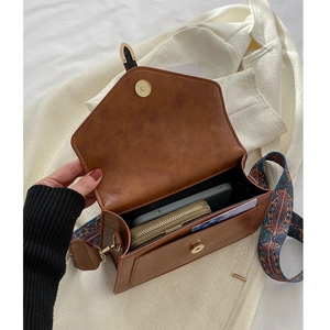 Borsa a tracolla vintage marrone con ampia tracolla stampata bohémien