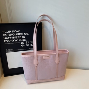 Sac sous le bras rose à motif léopard avec bandoulière et plaque métallique de mode