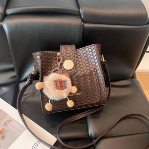 Woven Bucket Bag Fashionable PU Leather Crossbody With Adjustable Strap And Plush Charm For Women Minimalist Daily