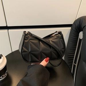 Rhombic Quilted Underarm Shoulder Bag Women PU Leather Geometric Retro Fashion Handbag Zipper Closure