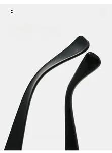Detail view of matte black curved temples on large frame glasses for a comfortable fit