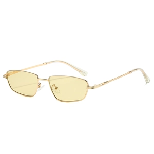 Lunettes de soleil rectangulaires rétro avec monture dorée et verres jaunes