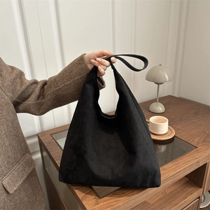 Sac Fourre-Tout En Daim Pour Femmes Sac À Épaule Givré Grande Capacité Minimaliste Rétro Avec Pochette Et Charme D'Ours