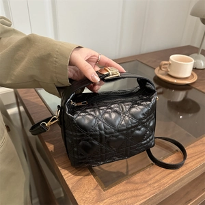 Heart Quilted Crossbody Bag PU Leather Top Handle Small Shoulder Handbag Gold Hardware Vintage Fashion Purse For Women