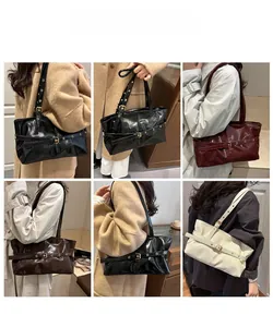 Collage van modellen met onderarmtassen van oliewasleder in zwart, bordeaux en koffie