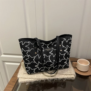 Women Star Pattern Pleated Tote Bag Large Capacity Casual Shoulder Bag With Cloud Charm Stitching Fashion Commuter Bag